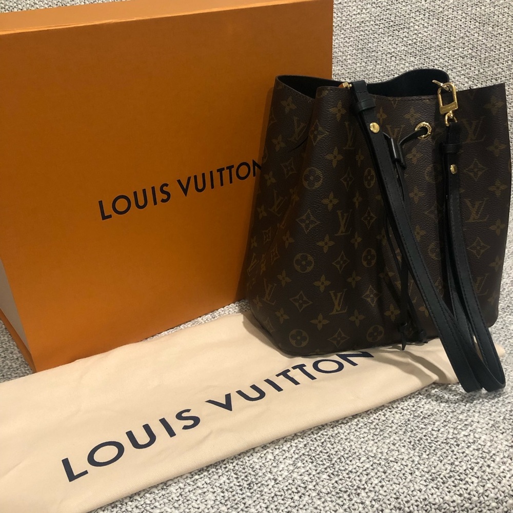 SOLD * Louis Vuitton Néonoé MM Monogram Noir